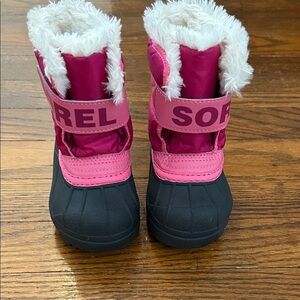 Sorel Fuchsia and Charcoal Kids’ Snow Boots Size 5